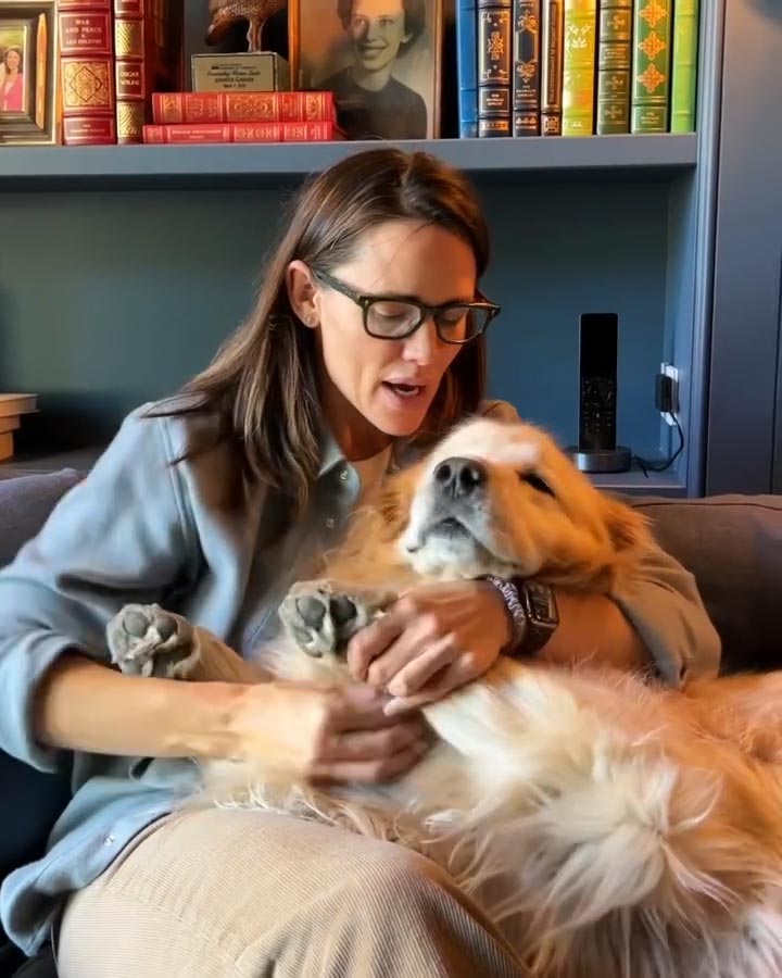 Jennifer Garner s Dog Birdie Dies Held on Until Violet Came Home From College 720