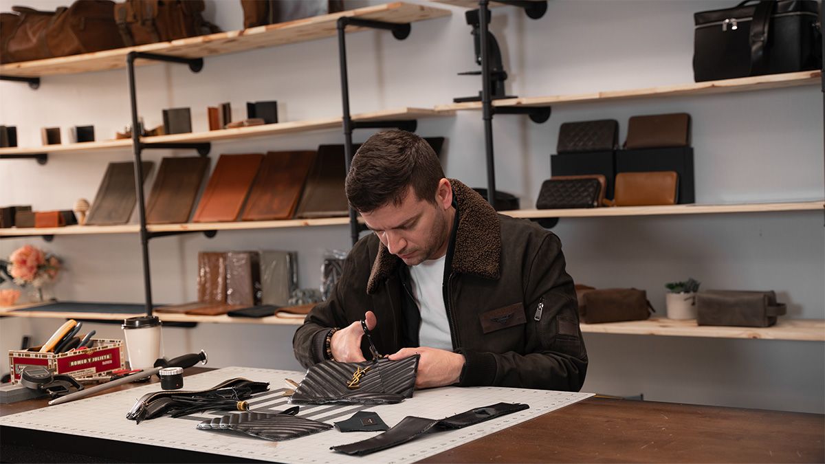 Volkan Yilmaz aka Tanner Leatherstein disassembles highend leather goods so you don't have to.