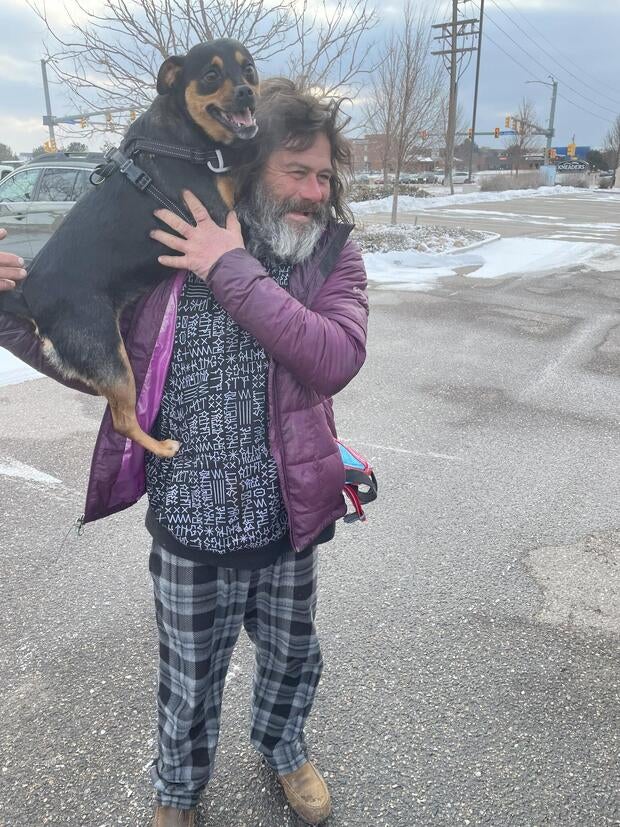 centennial-man-reunited-with-stolen-dog3.jpg 