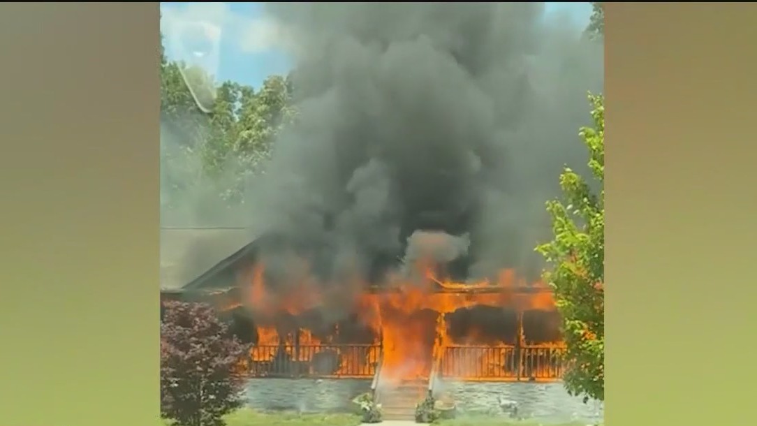 Two teens help neighbors escape from major house fire