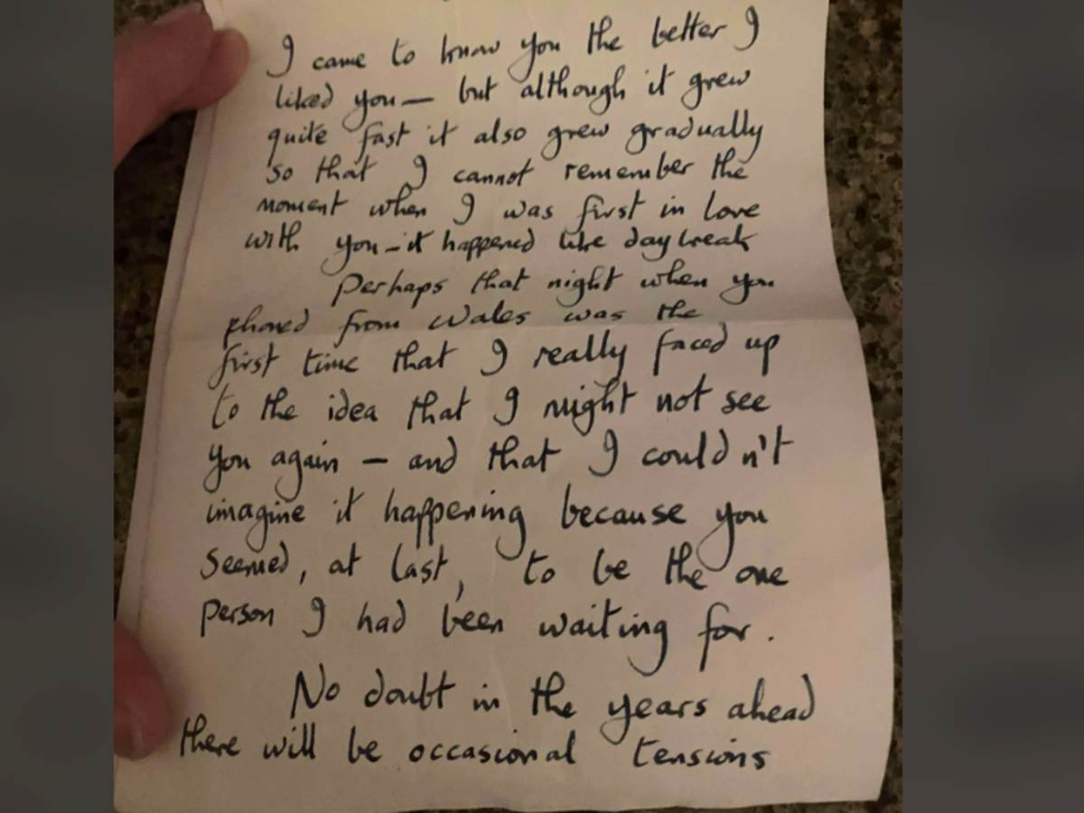 A picture of a letter. (Image Source: Reddit | u/custardnotmustard)