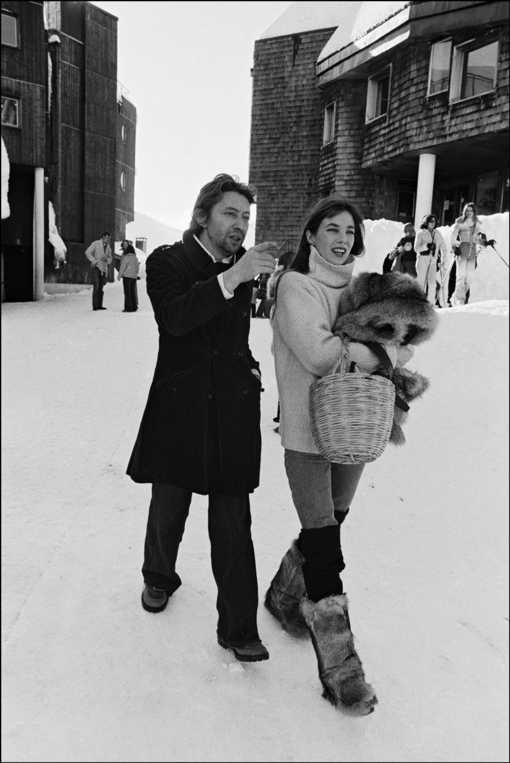 Jane Birkin famously flaunted a basket bag all the time—even during the winter (Photo by Michel GINFRAY/Gamma-Rapho via Getty Images)